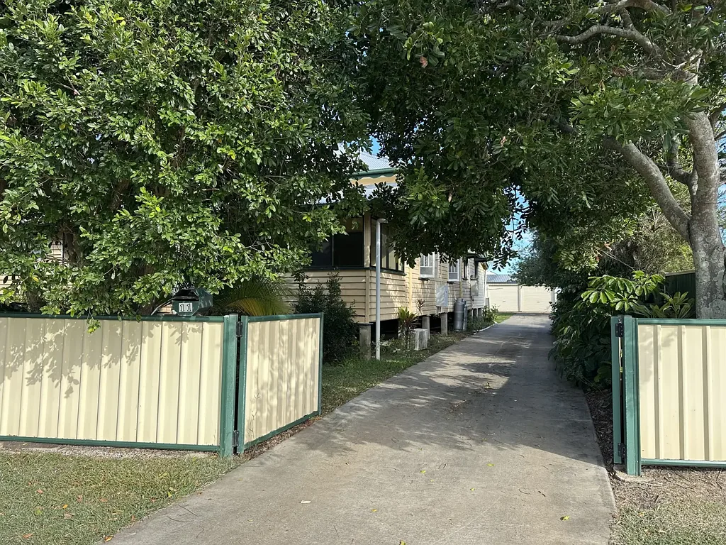11 Burnett Heads Road, Burnett Heads, QLD 4670