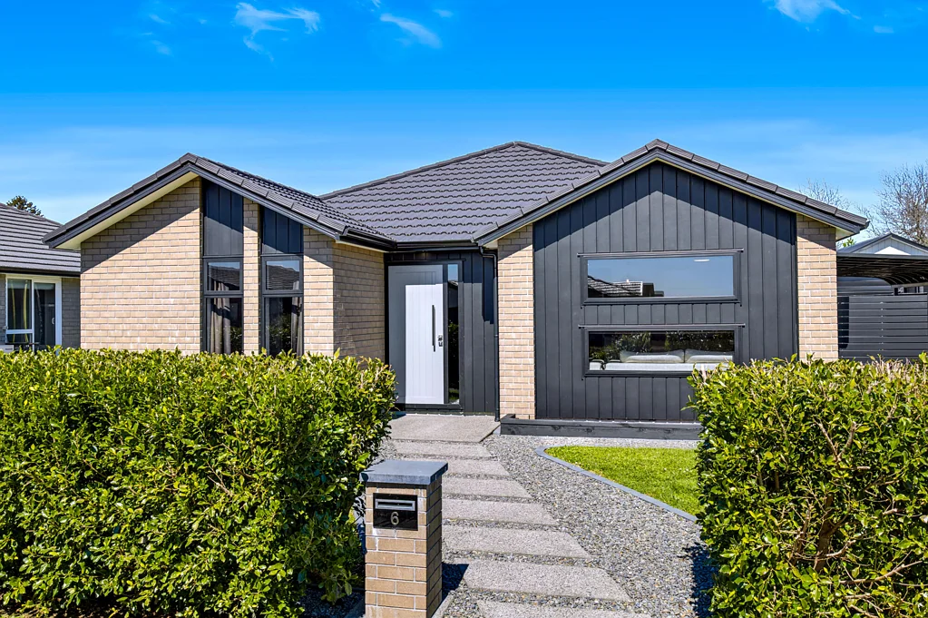 Paerata 3Zimmer Overseas Bound Vendors - Must Be Sold!