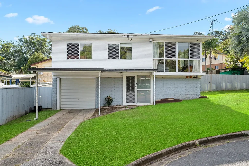 17 Palm Court, Kingston, QLD 4114