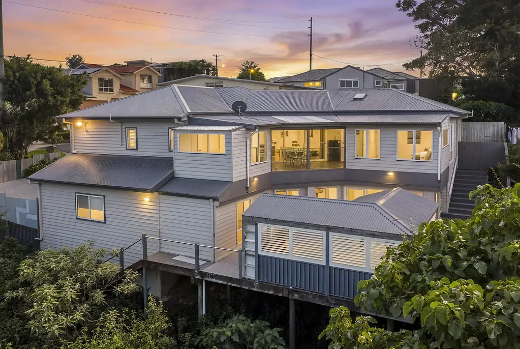 Kiama 5房  A Beautiful Home with Granny Flat, Coastal Vantage Point and Views.