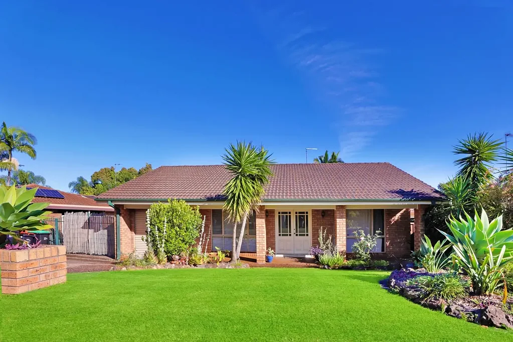 Cranebrook 4 Bedroom Spacious Family Home with Pool in Prime Cranebrook
