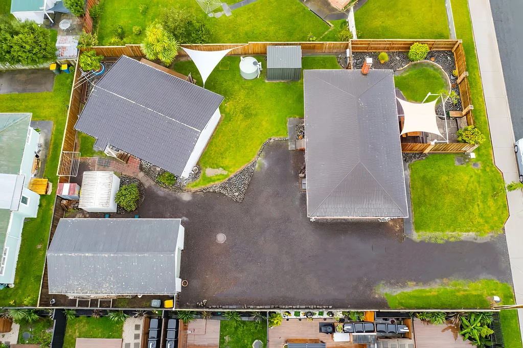 Te Atatu South 4 Slaapkamer Double Happy - 2 x Houses