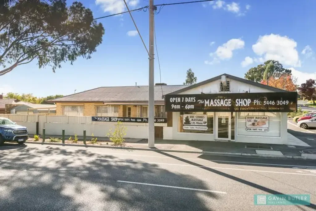 Eaglehawk 3ห้องนอน Significant investment opportuinty - freehold of leased premises ( 5.6% plus return )