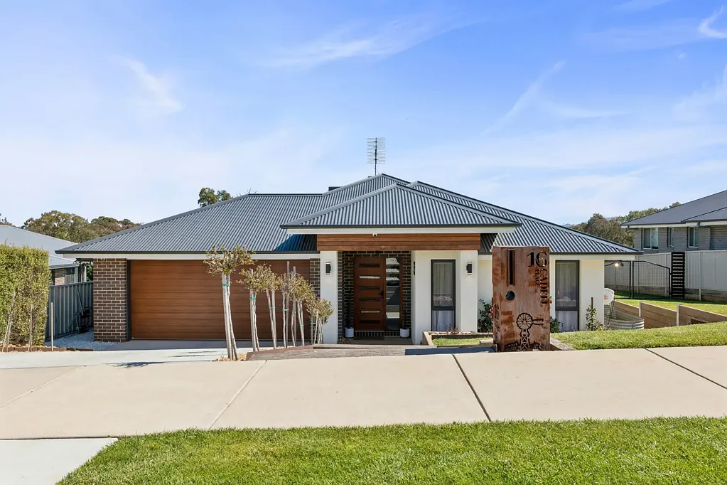 Yass 4房  Modern Living with Space, Privacy and Lifestyle in Mind