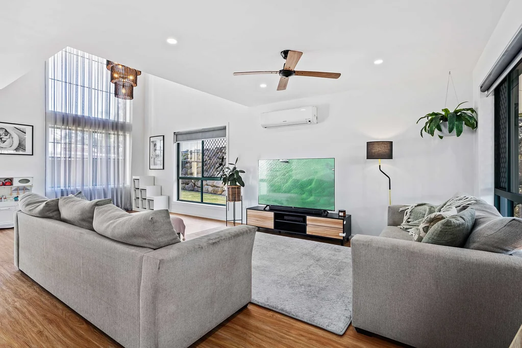 10 Encore Crescent, Ashmore, QLD 4214