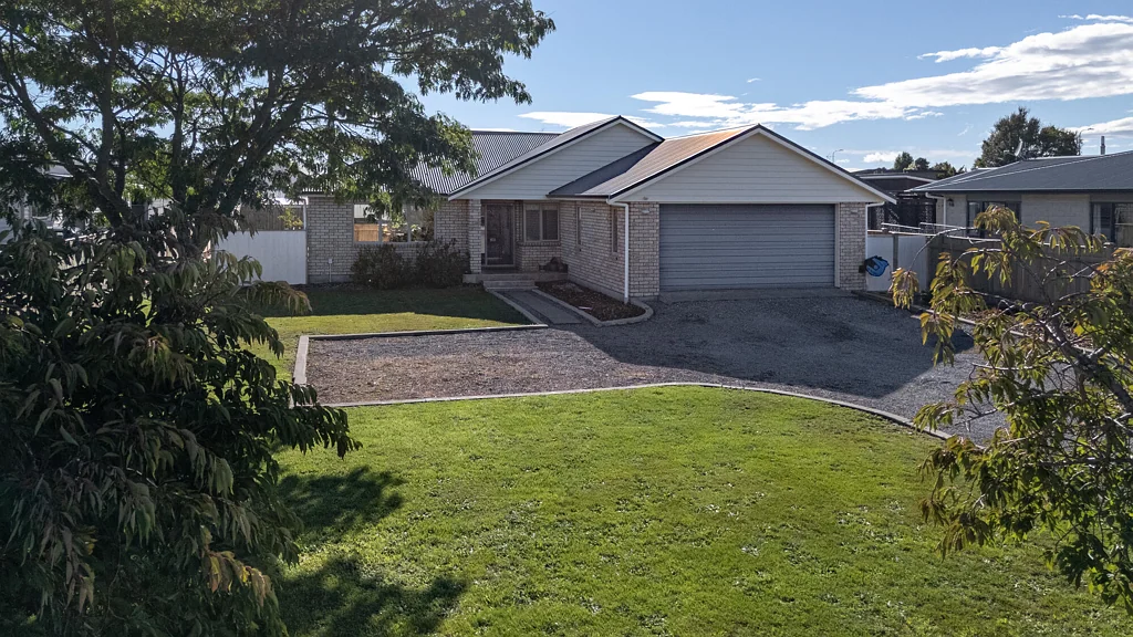 Carterton 4房  Space, Sun, and Serious Parking