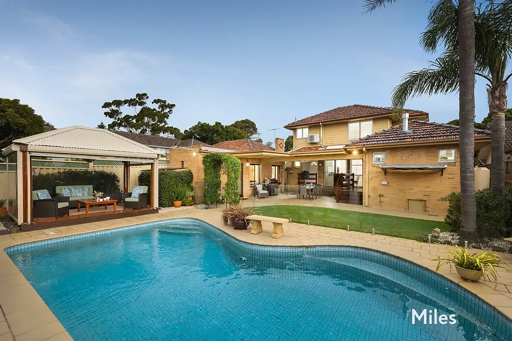 Ivanhoe 5房  Rockbeare Precinct Family Entertainer with A Studio