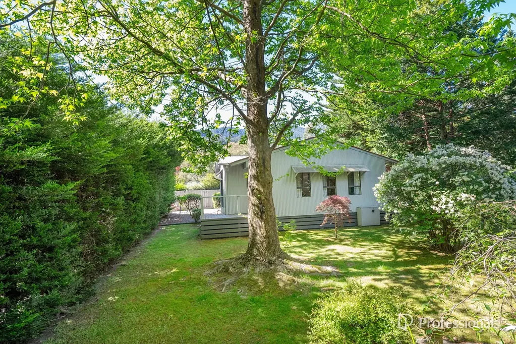 Millgrove 3कमरा BEAUTIFUL GARDENS & A FANTASTIC LOCATION OPPOSITE THE YARRA RIVER