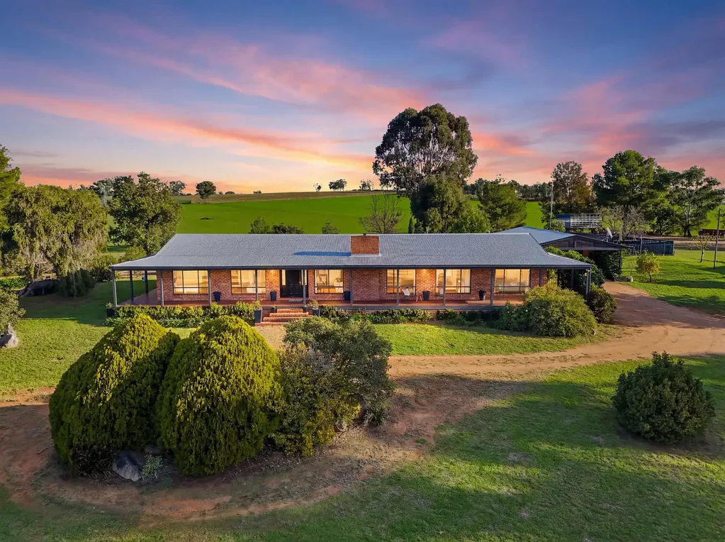 Forbes Address: 12 Cockrams Road Paytens Bridge