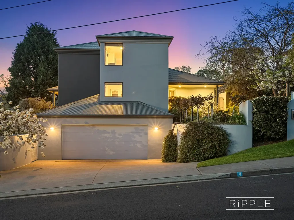 4 Beach Road, Lindisfarne, TAS 7015
