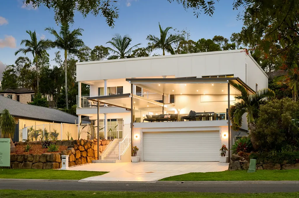 Oxenford 5Zimmer Dual Living Excellence with Uninterrupted River Views