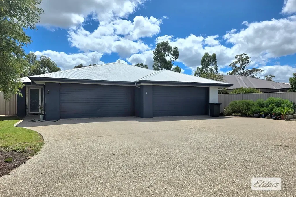Miles 6 Bedroom Dual Investment Opportunity in Raceview Estate