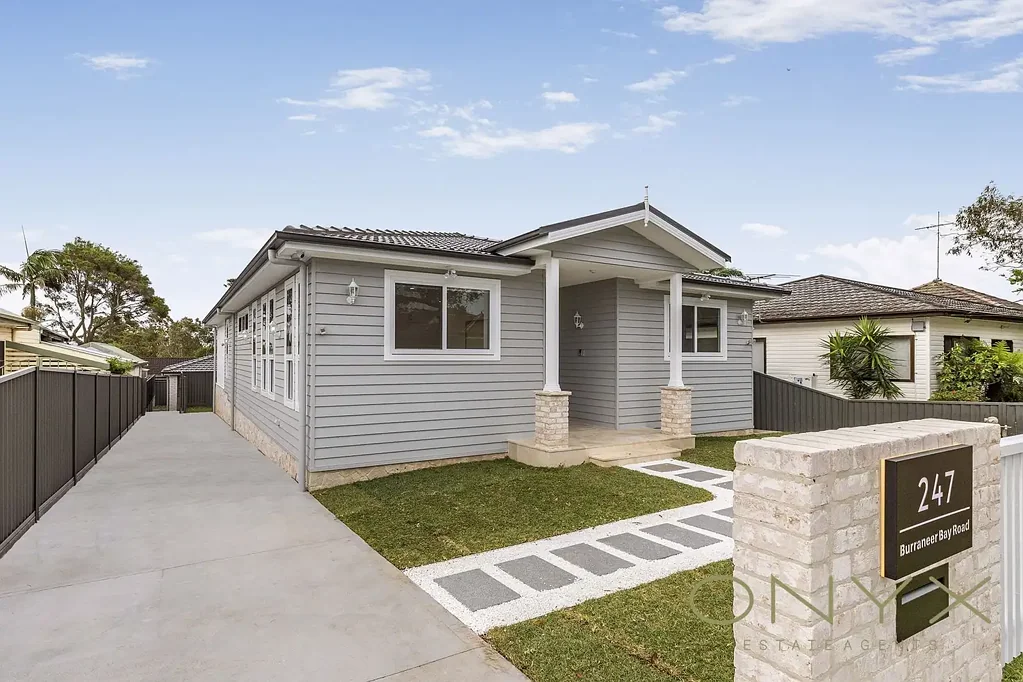 Caringbah South 6Moenga Brand New Luxury Family Home + Separate Designer Granny Flat