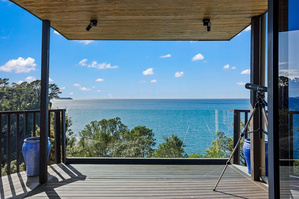 Hatfields Beach 5房 超凡海滨生活 | 震撼海景与大面积土地带来无限可能！ Private Coastal Sanctuary Close to Orewa