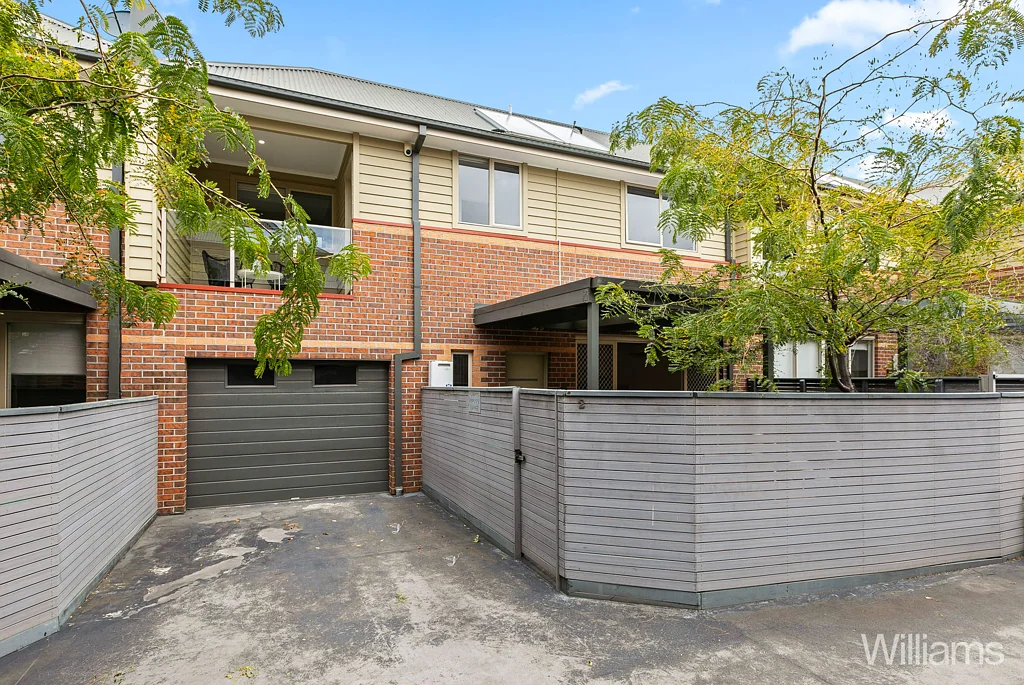 2/152 Hall Street, Spotswood, VIC 3015
