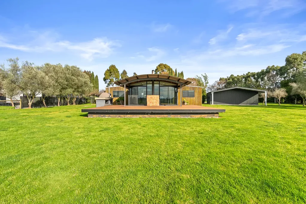 202 Gibsons Road, Sale, VIC 3850