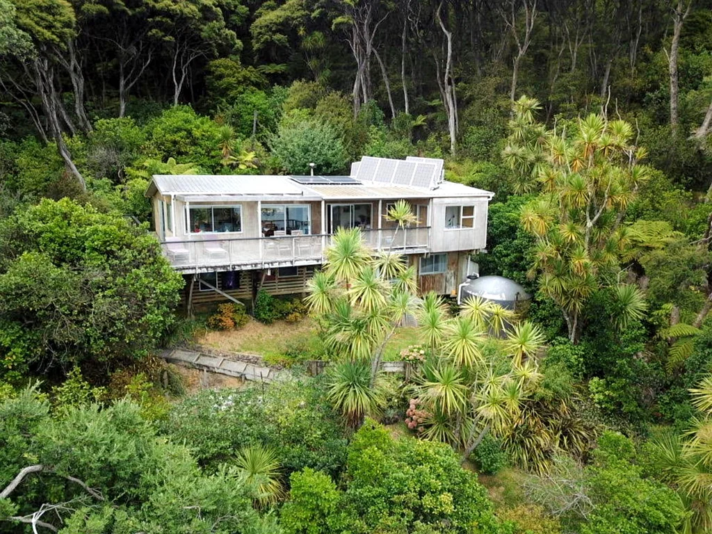Great Barrier Island 3غرفة نوم Private Coastal Retreat – Now Even More Attainable