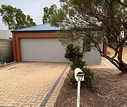 17 BANKSIA CRESCENT, Boddington
