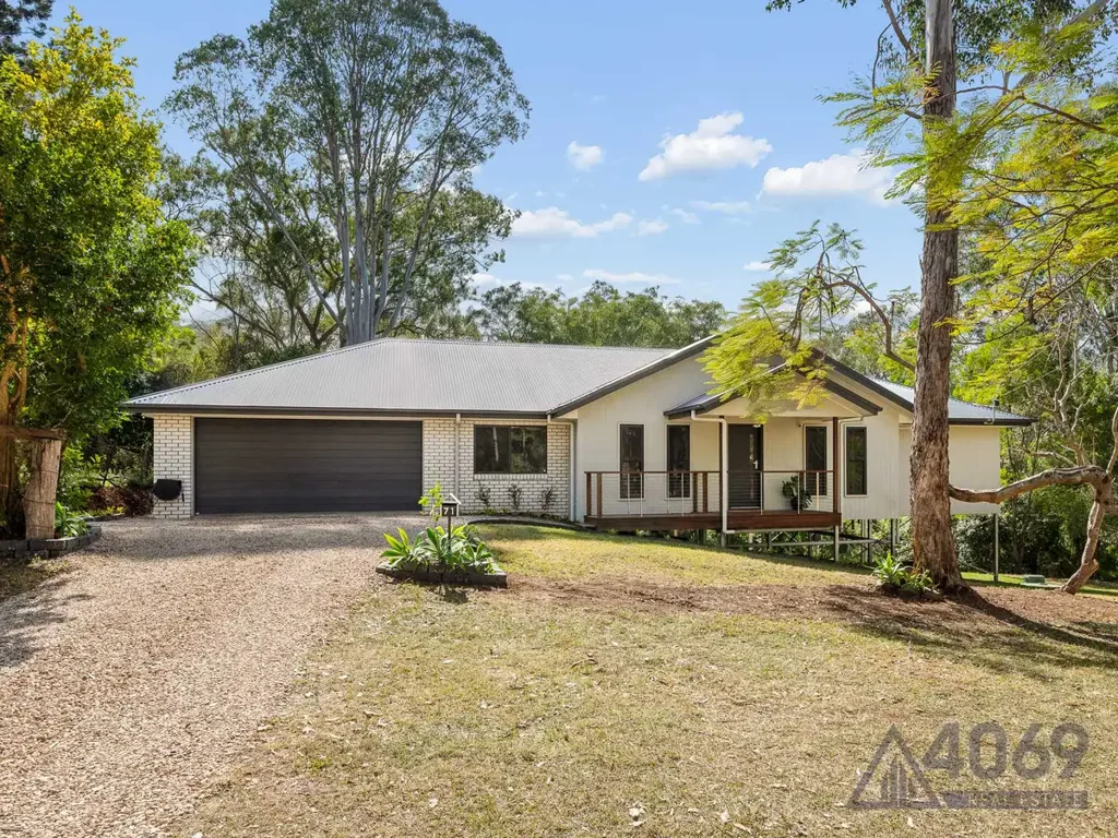 Pullenvale 4 Slaapkamer Elevated Family Living with Space, Privacy & Pullenvale Appeal