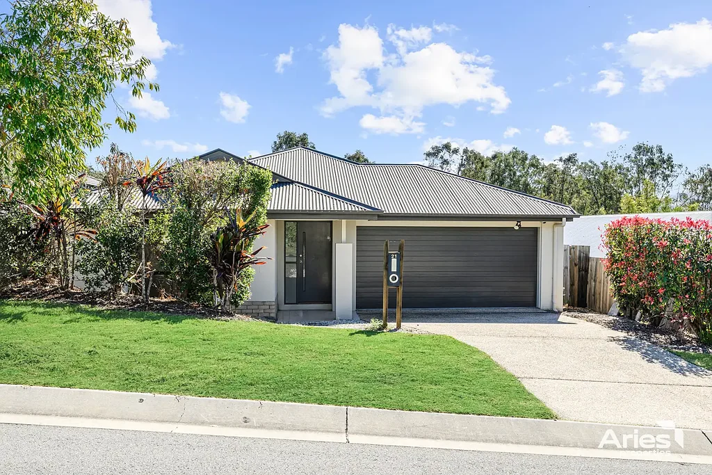 Augustine Heights 4 Bedroom Stylish Family Living in Prime Augustine Heights 

Modern Comfort, Space & Convenience – The Perfect Family Home