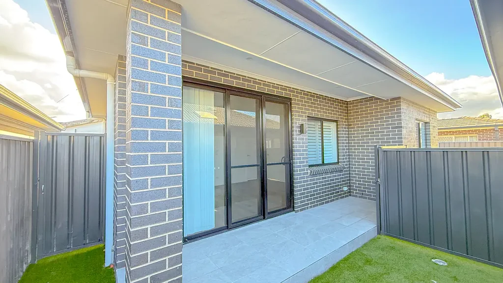 Modern 2-Bedroom Granny Flat in Prime Location