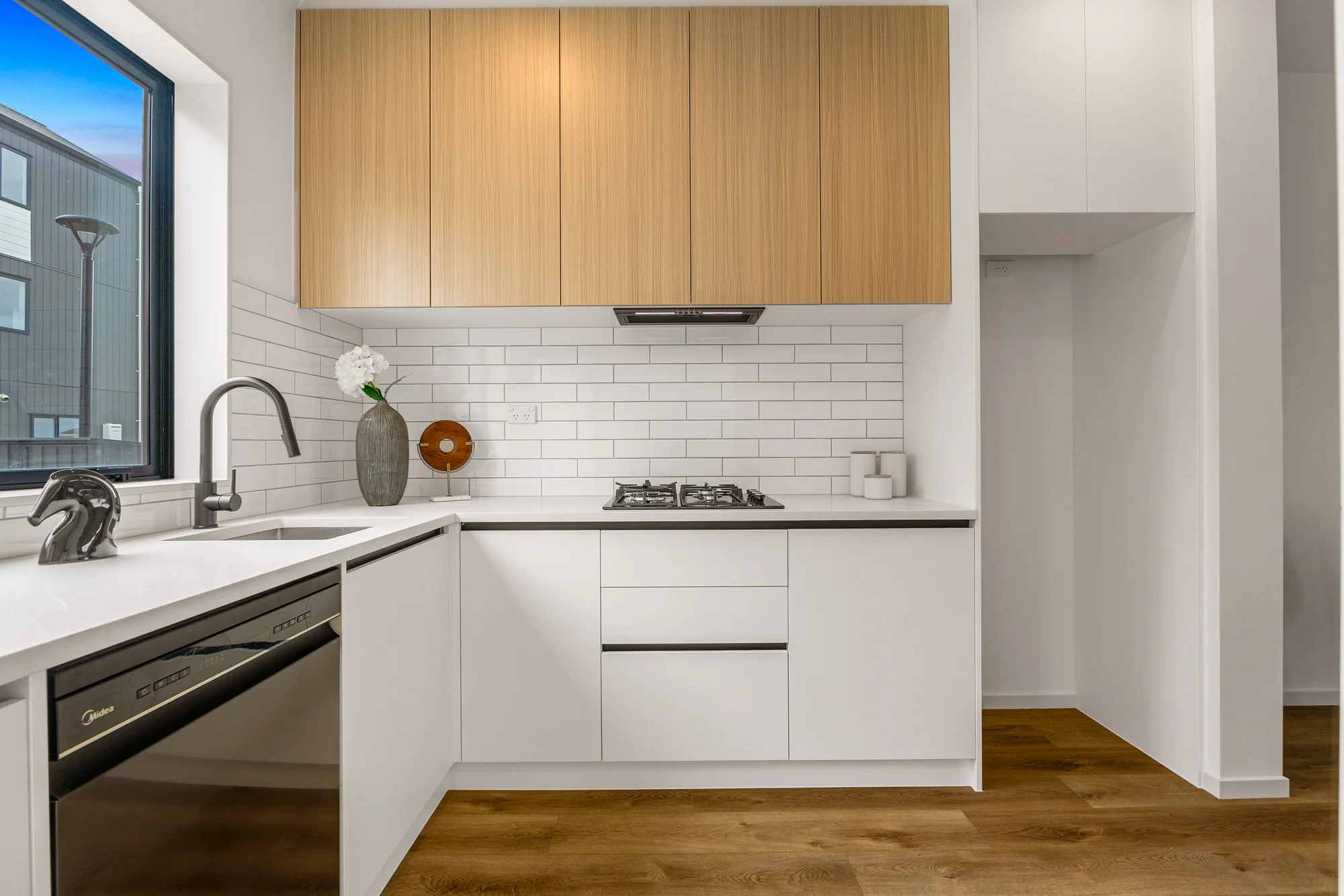 Flat Bush 2Habitaciones Price Drop! Freehold in Flat Bush