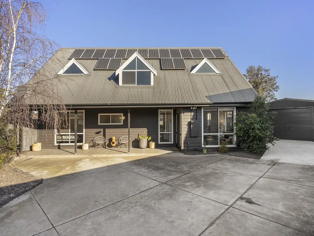 Sydenham 4Habitaciones Timeless Character On A Rare 516m² Allotment