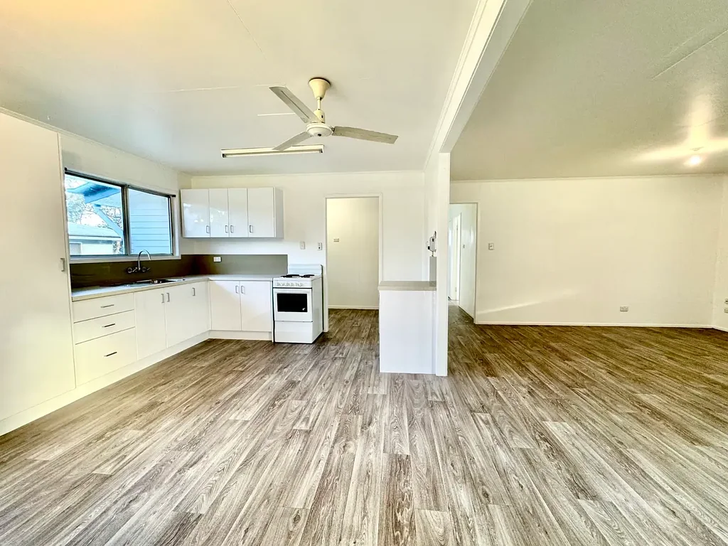 Moranbah 4 Bedroom SUPURBLY RENOVATED 4 BEDROOM HOME, WALKING DISTANCE TO TOWN CENTRE, EXCELLENT TENANTS!