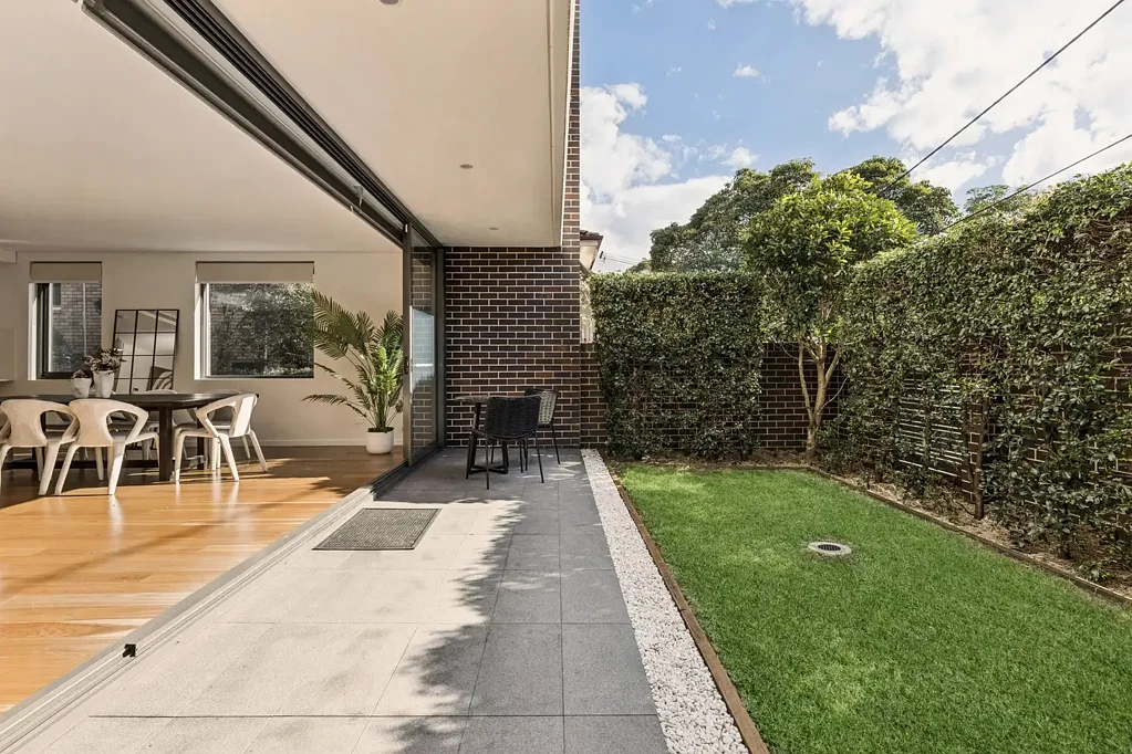 Mortdale 3침실 Award-winning display of premier apartment living