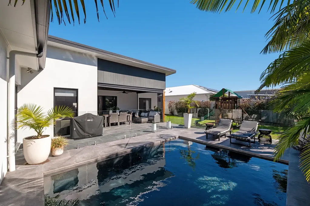 Pelican Waters 3 Bedroom The Epitome of Luxury & Lifestyle