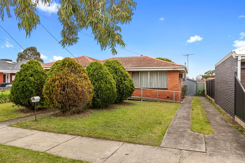 Altona 3 Bedroom Where Your Success Story Starts.