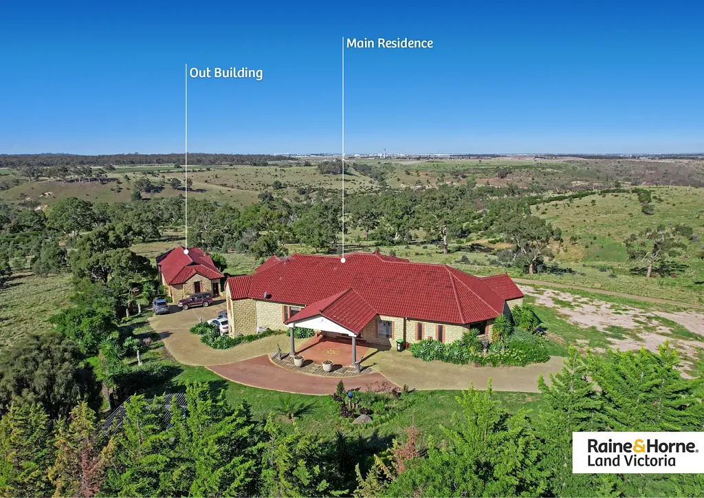 Bulla 4Zimmer Architectural Luxury on Acreage in Bulla.