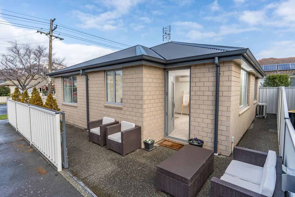 Mosgiel 2房  Wow... Check Out This Sharp Priced Townhouse!!!