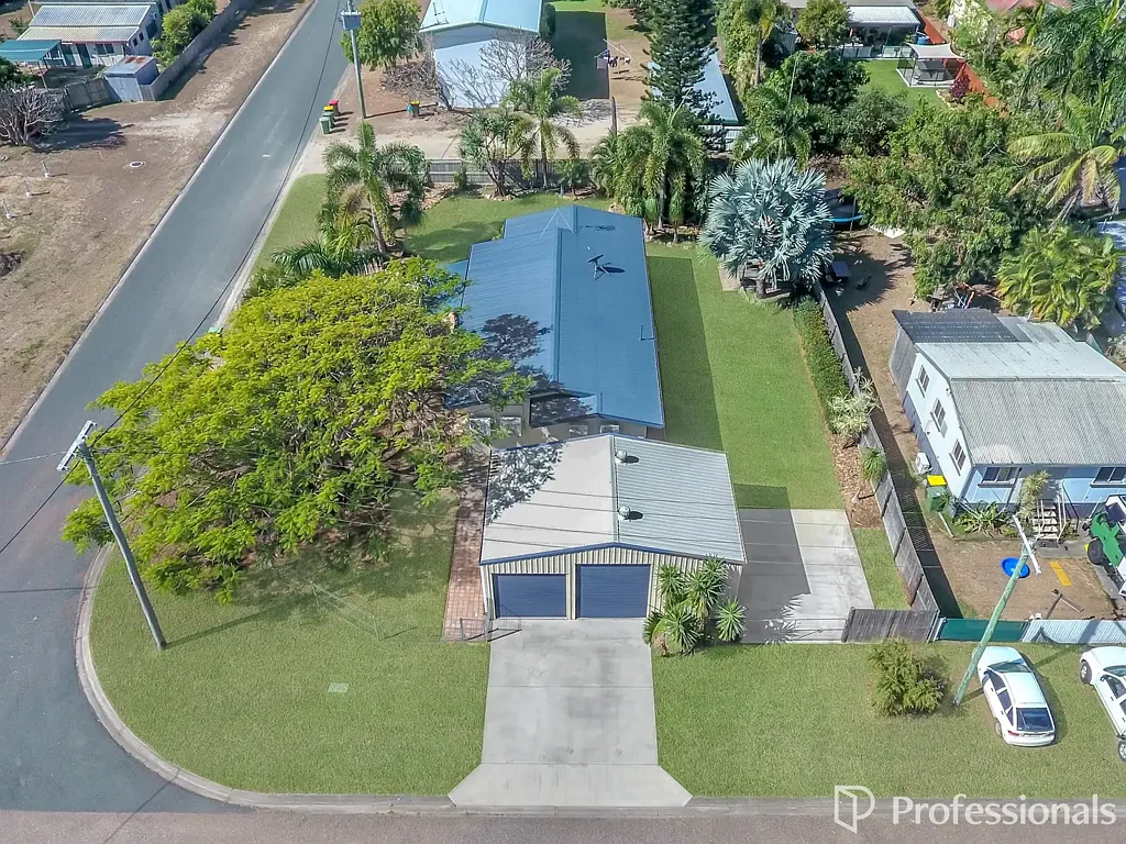 Bowen 3Moenga COASTAL COMFORT AND CONVENIENCE AT POPULAR QUEENS BEACH