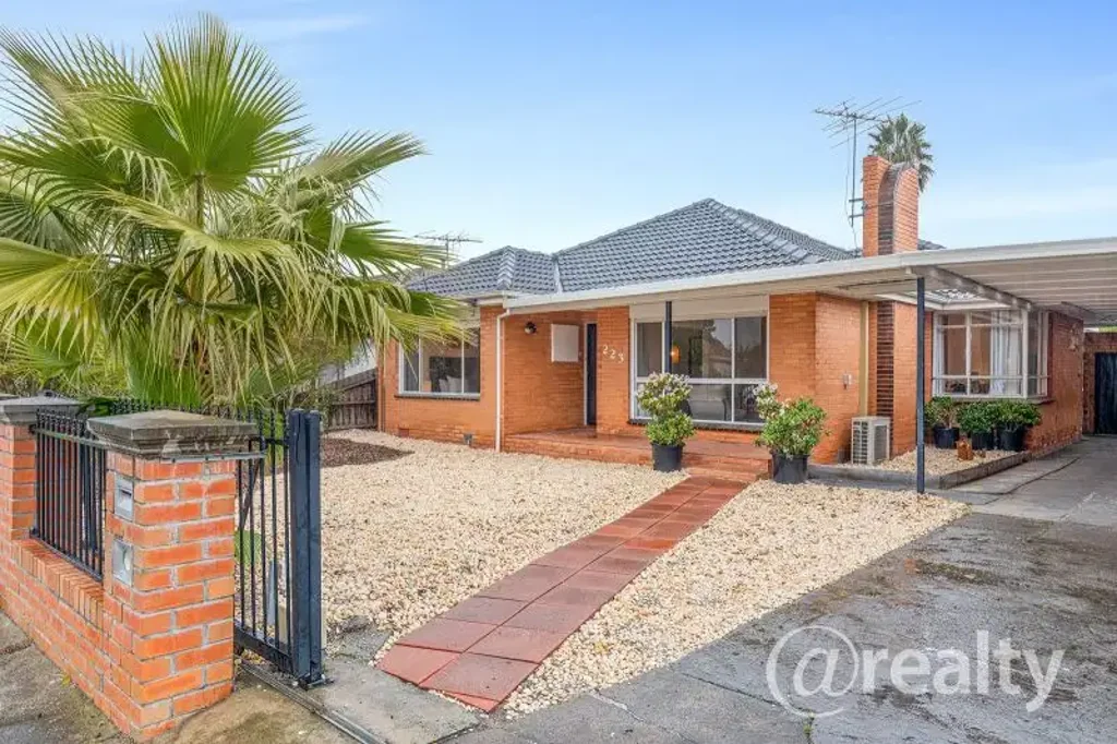 Avondale Heights 4ਬੈੱਡਰੂਮ Elegant Family Retreat in a Quiet Pocket of Avondale Heights!!