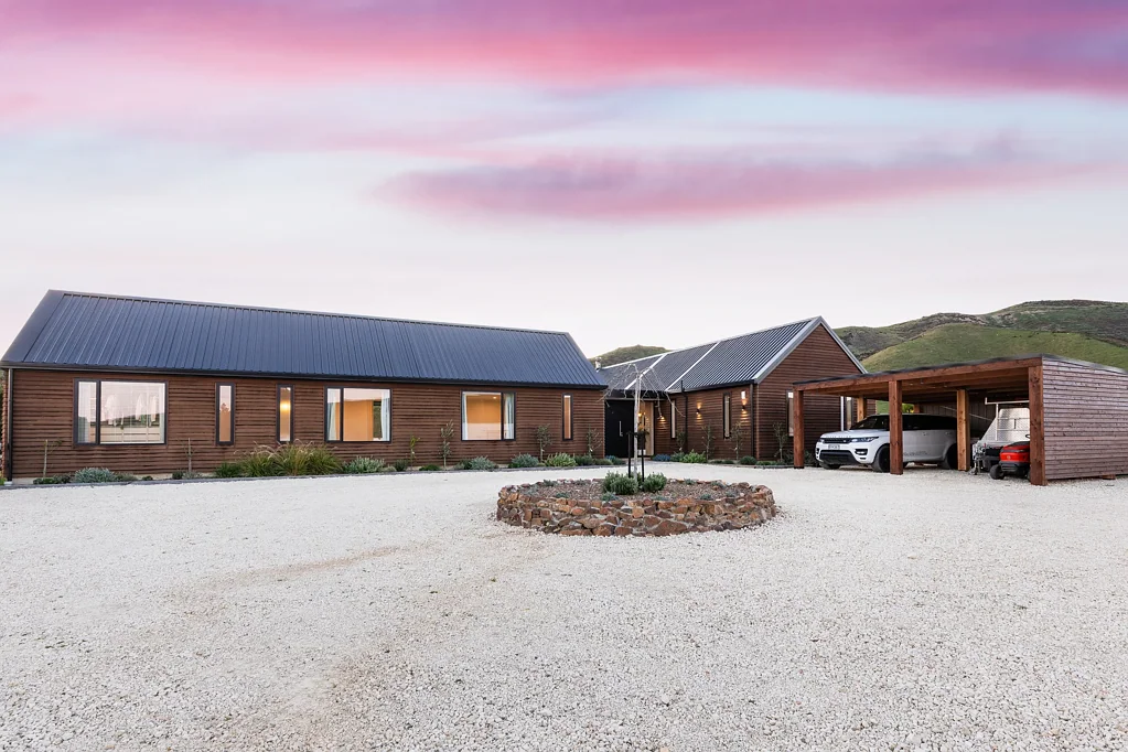 Oxford 4 Bedroom Your private sanctuary above the plains