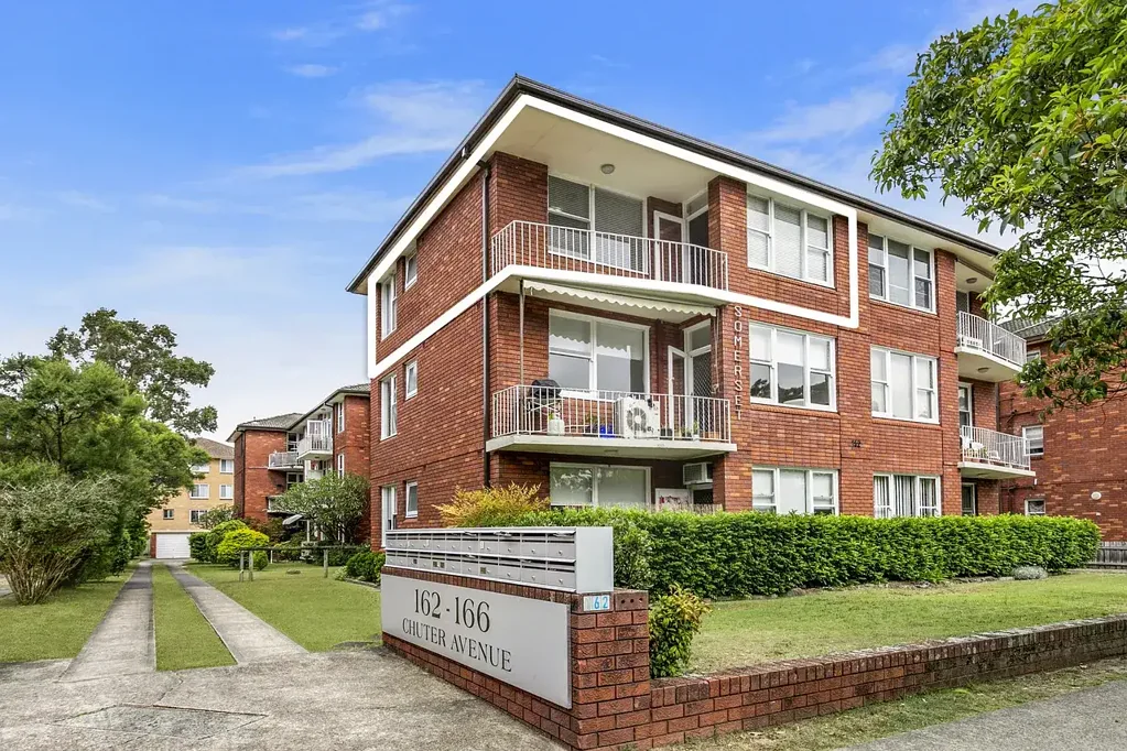 CHARMING TWO BEDROOM UNIT