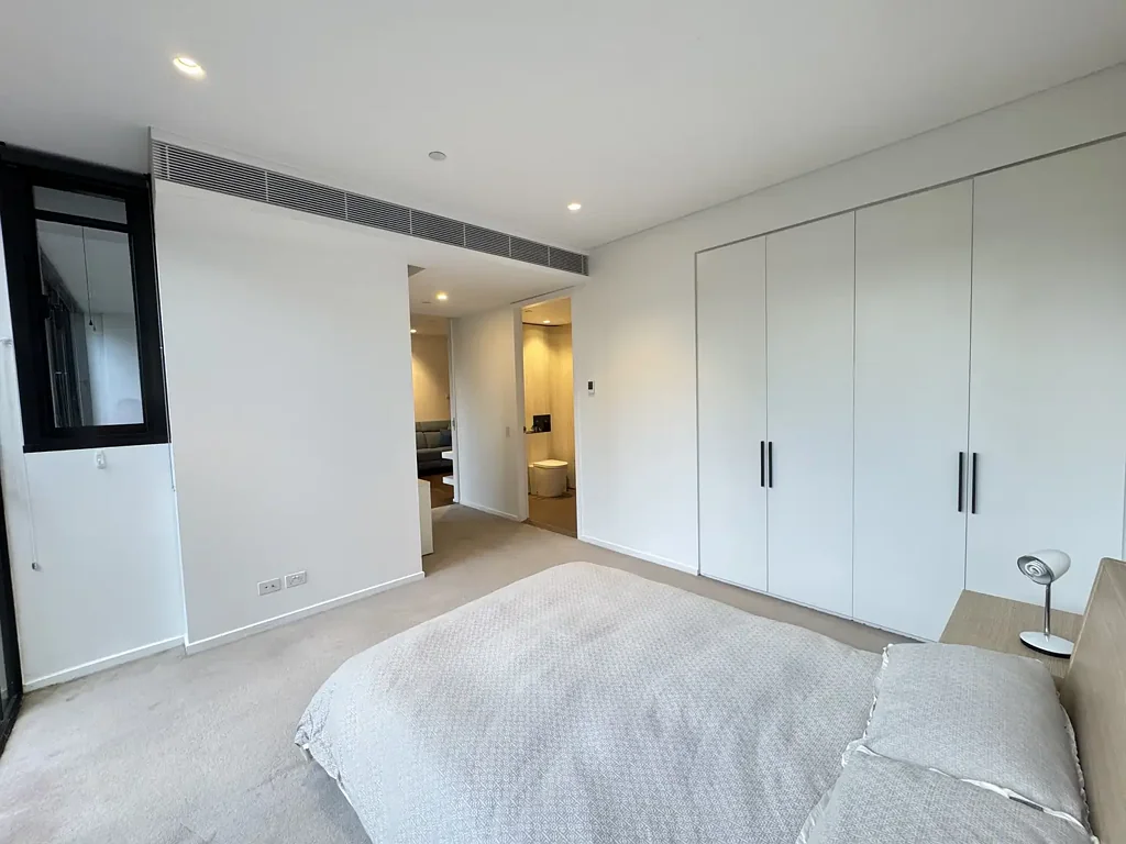 MODERN & FURNISHED TWO BEDROOMS WITH STUNNING VIEWS IN CENTRAL PARK
