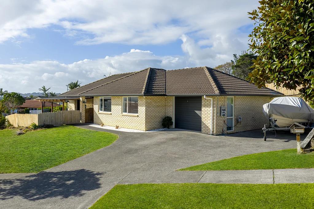 2 Libnai Avenue, Clover Park, Manukau City, Auckland