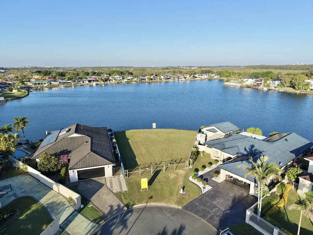 Helensvale  Build Your Dream Waterfront Residence on 942m²* of Prime Wide Water - Owners Ready to Sell
