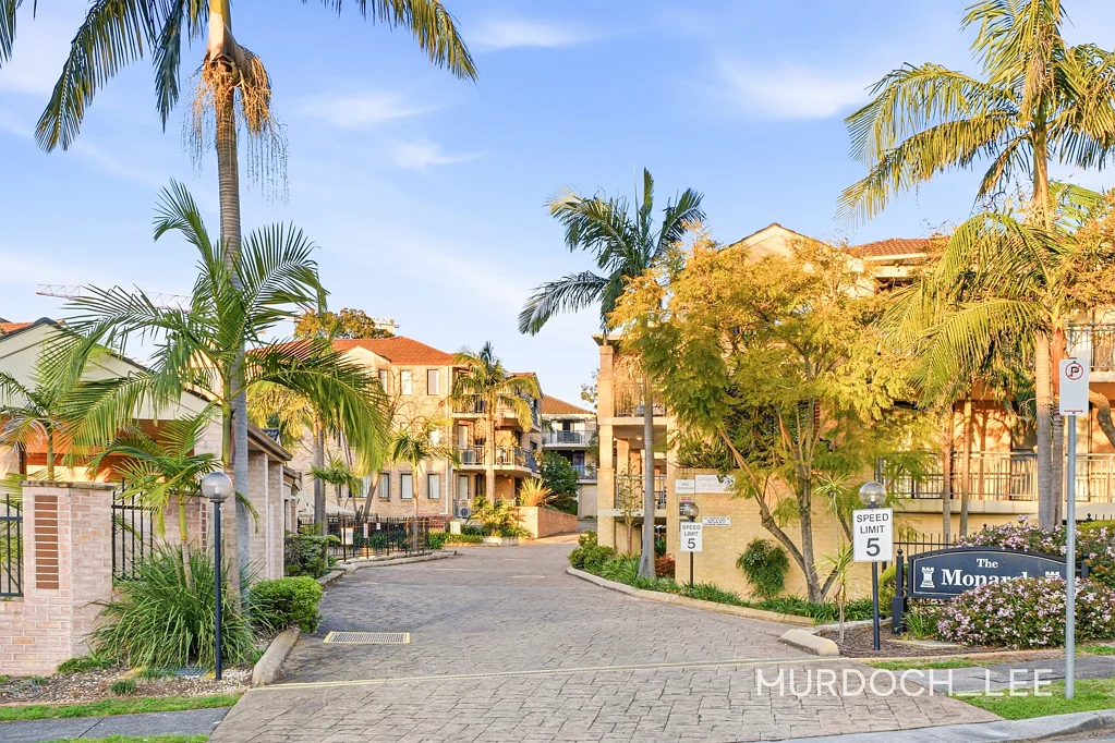 Baulkham Hills 3Kwarto Full brick Ground Floor Apartment with Double Garage & Resort-Style Living!