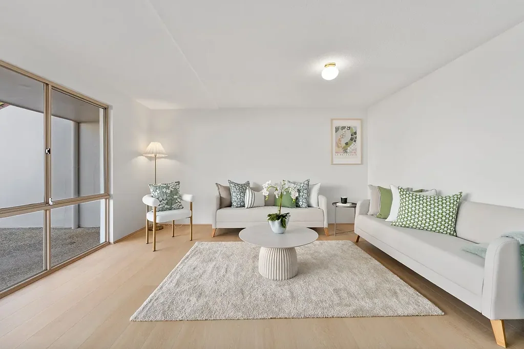 Belconnen 3chambre Freshly Renovated and Body Corporate only $2466 per annum. Why pay more!