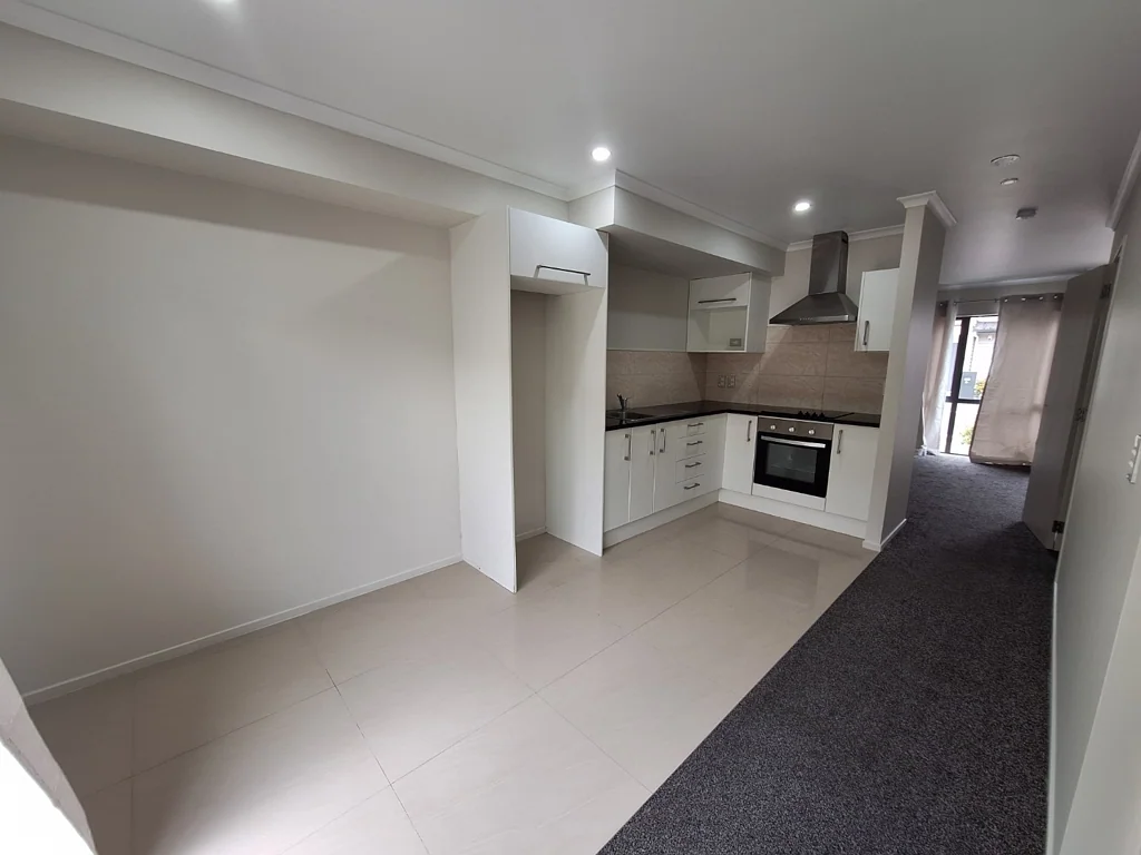 2 Bedroom Townhouse with Separate garage