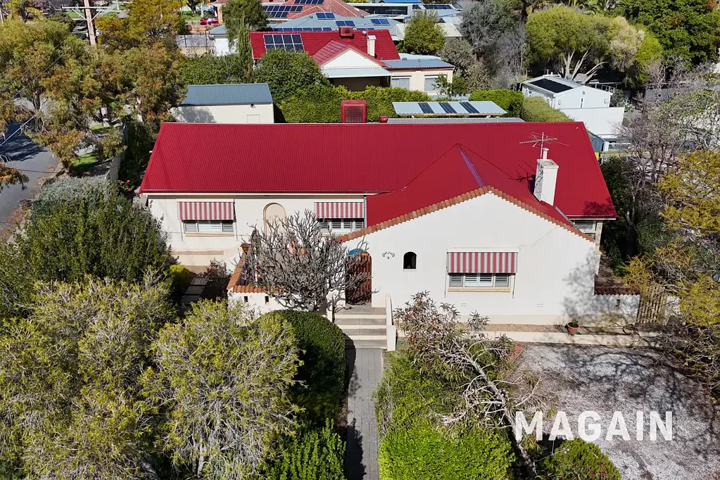 Seaview Downs 5 Bedroom Flexible Living, Coastal Vibe – Big Block, Big Potential