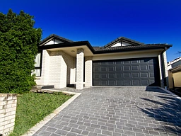38 Liberty Crescent, Springfield Lakes