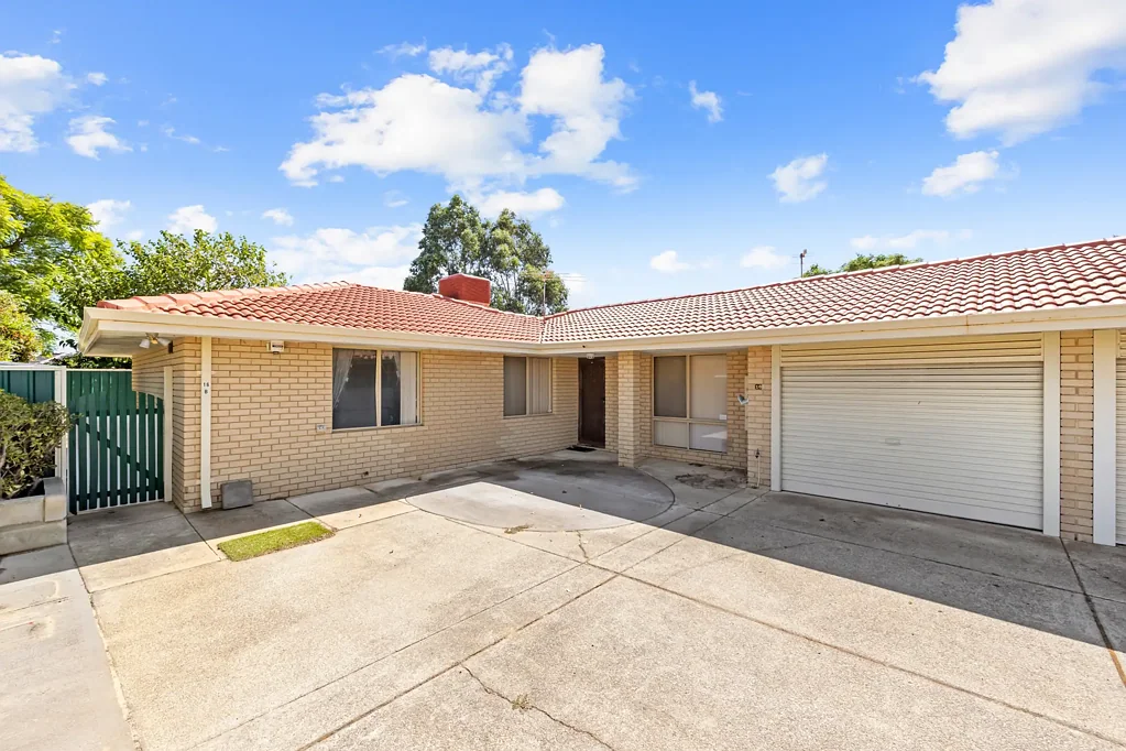 16B Rosebank Gardens, Alexander Heights, WA 6064
