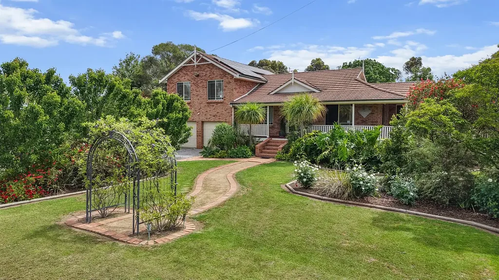 Tamworth 4房  KINGSWOOD – Your Complete Family Package.