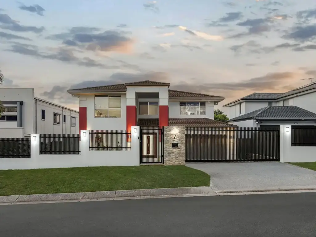 Eight Mile Plains 5房  Prestige, Presence & Family-Centric Living in Levington Estate