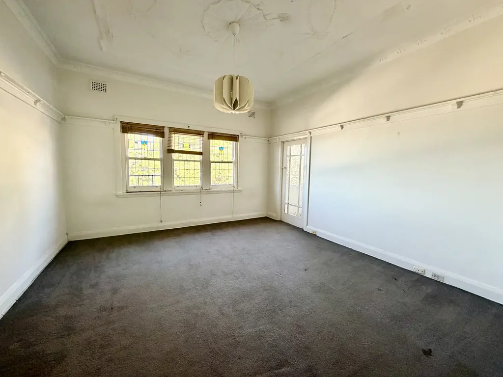 Large and Bright Charming Art Deco 2bed+Sunroom Apartment in Bondi Junction
