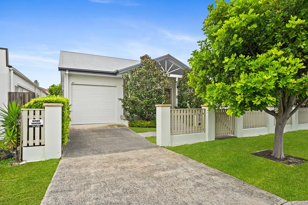 27 Manly Parade, The Entrance North, NSW 2261